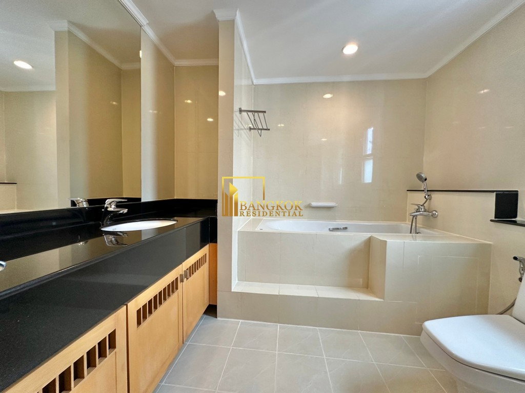 รูป Very Spacious 4 Bedroom Apartment With Private Terrace - BR0346AP - รูปที่ 23/56