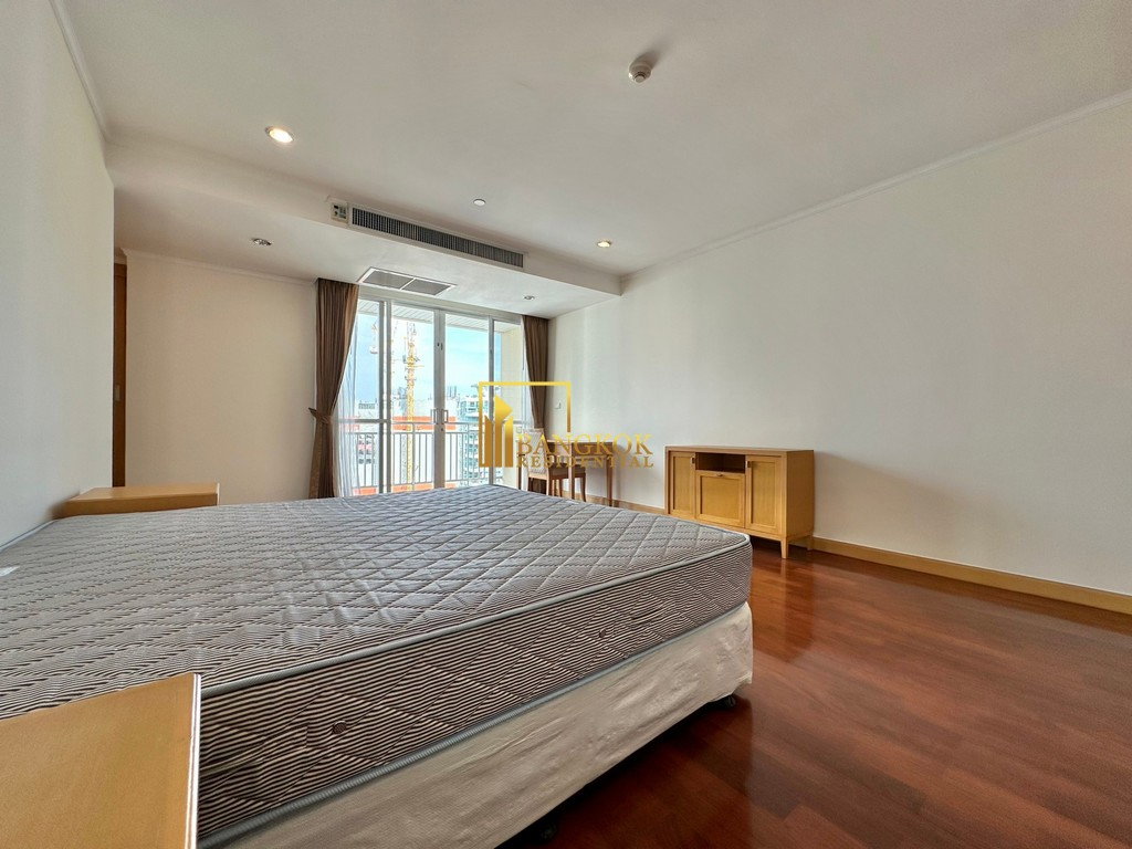 รูป Very Spacious 4 Bedroom Apartment With Private Terrace - BR0346AP - รูปที่ 22/56