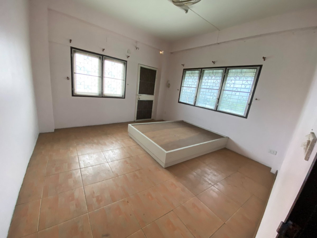 picture Commercial building for sale Phraya Satcha Road, Khiri Intersection, Chonburi - 15/19