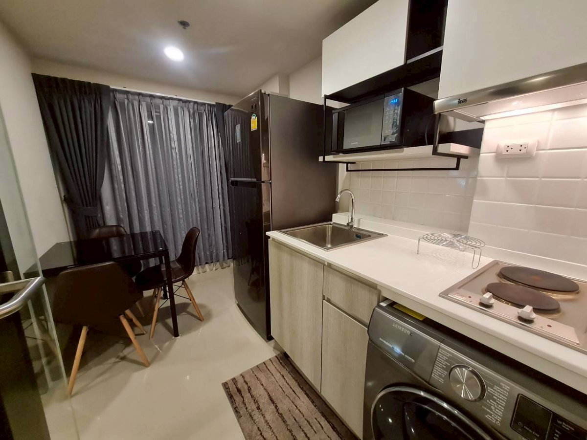 รูป ให้เช่า Escent ville condo เอสเซ็นท์ วิลล์ ติดเซ็นทรัลเฟส วิวสระว่ายน้ำ และสวน ว่าง 17 ส.ค. 69 - รูปที่ 3/10