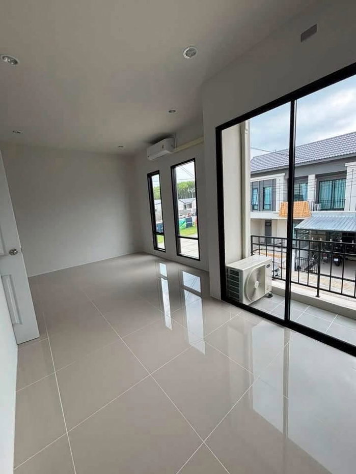 รูป ให้เช่าทาวน์โฮมใหม่ ม.บริสทาวน์ ( Birs Town ) ปลวกแดง ระยอง - รูปที่ 4/10