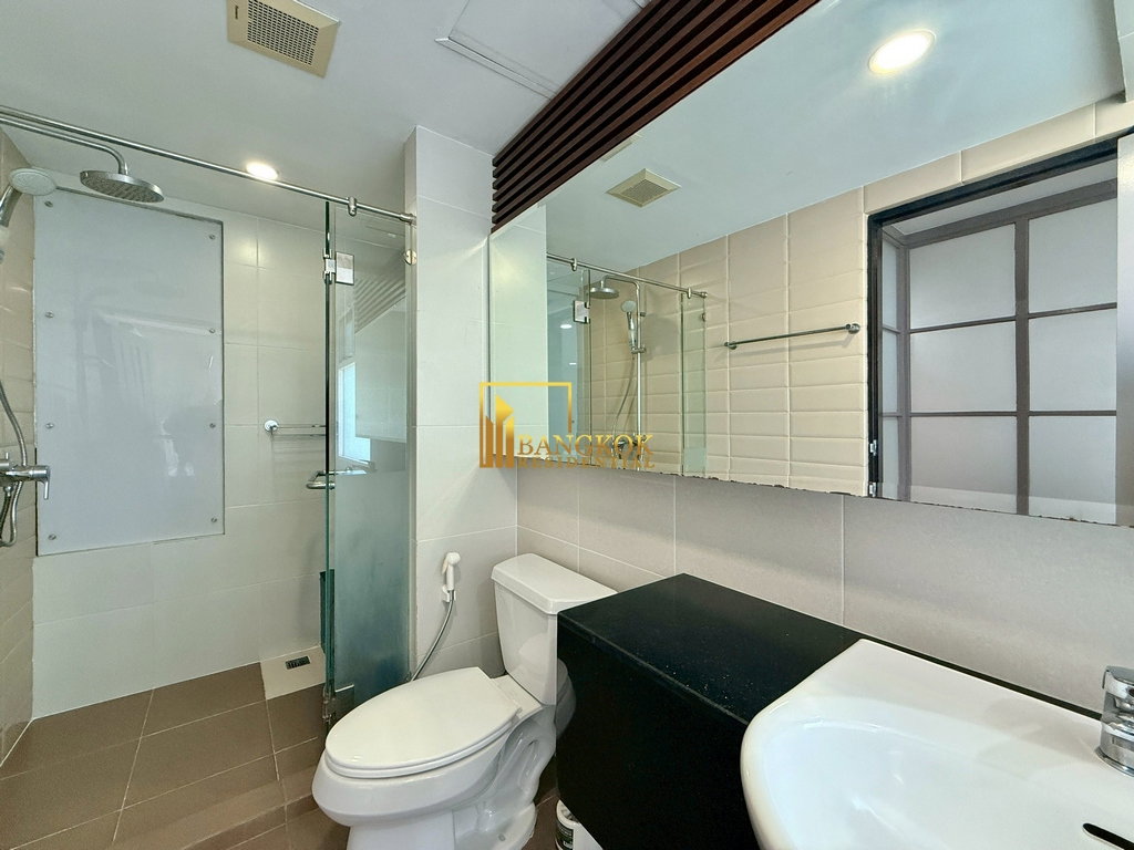 รูป Spacious 3 Bedroom Apartment For Rent in Phrom Phong Area - BR21180AP - รูปที่ 19/42