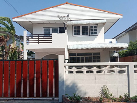 Spacious 2-Storey House for Sale - Ladplakhao 52 (69 Sq.w. / 4 Bed, 3 Bath) Prime Location Near BTS