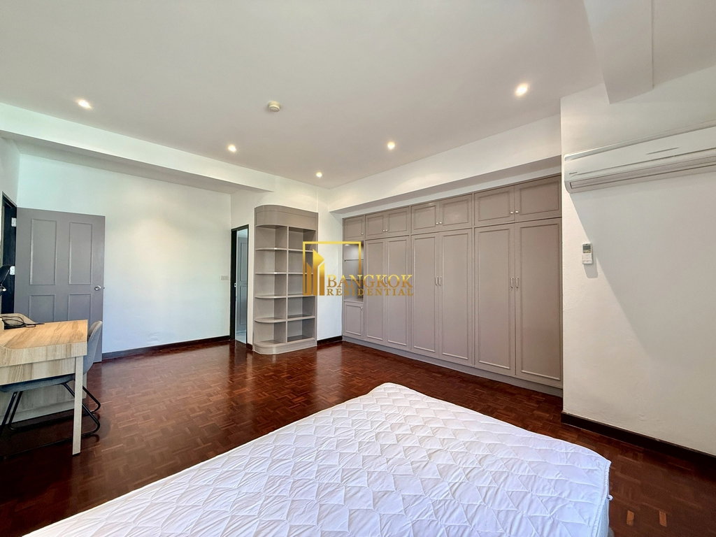 รูป Spacious 3 Bedroom Apartment For Rent in Phrom Phong Area - BR21180AP - รูปที่ 22/42