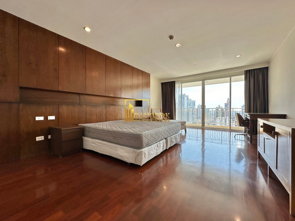 รูป Very Spacious 4 Bedroom Apartment With Private Terrace - BR0346AP - รูปที่ 32/56