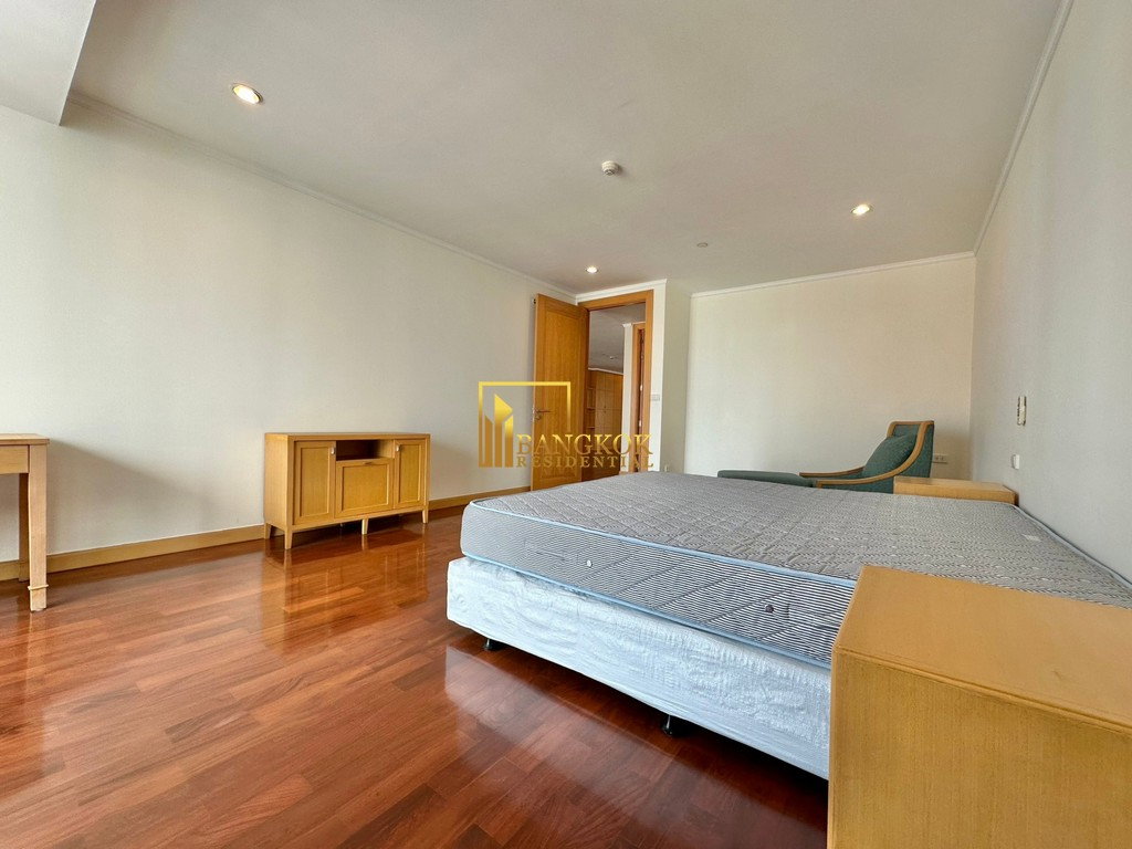 รูป Very Spacious 4 Bedroom Apartment With Private Terrace - BR0346AP - รูปที่ 21/56