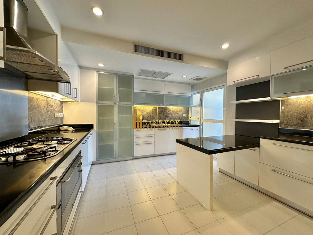 รูป Very Spacious 4 Bedroom Apartment With Private Terrace - BR0346AP - รูปที่ 13/56