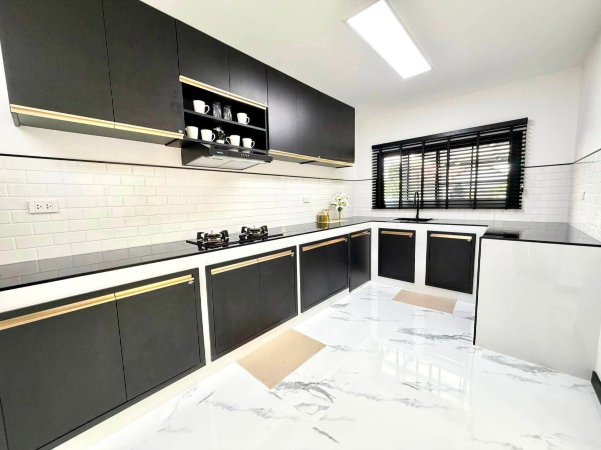 รูป บ้านเดี่ยวพื้นที่กว้าง ตกแต่งครบพร้อมอยู่ ทำเลหนองใหญ่ ใกล้พัทยาเหนือ-มอเตอร์เวย์ - รูปที่ 4/22