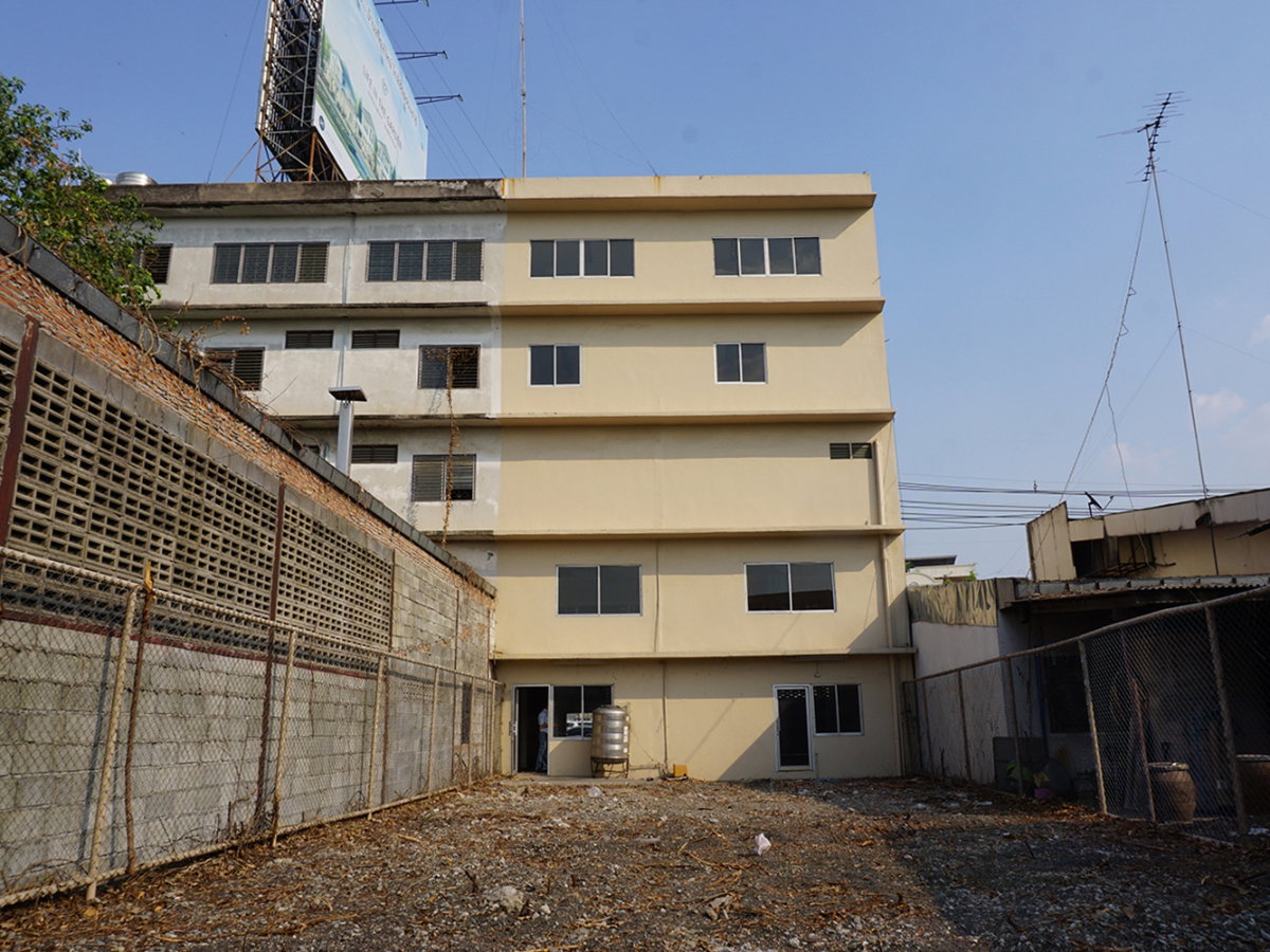 picture Commercial building for sale, Sukhumvit Road, Khiri Intersection, Chonburi - 5/18