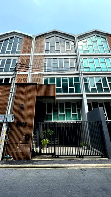 Home office for sale Phra Khanong : S1559 🏢🔥 For Sale: 4-story Home Office near Punnawithi BTS Station 🔥 Only 10.5 Million Baht! 🔥
