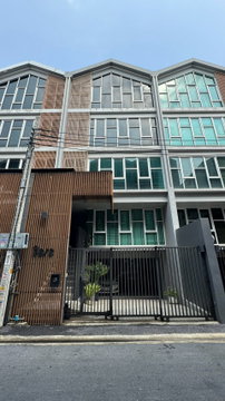 S1559 🏢🔥 For Sale: 4-story Home Office near Punnawithi BTS Station 🔥 Only 10.5 Million Baht! 🔥
