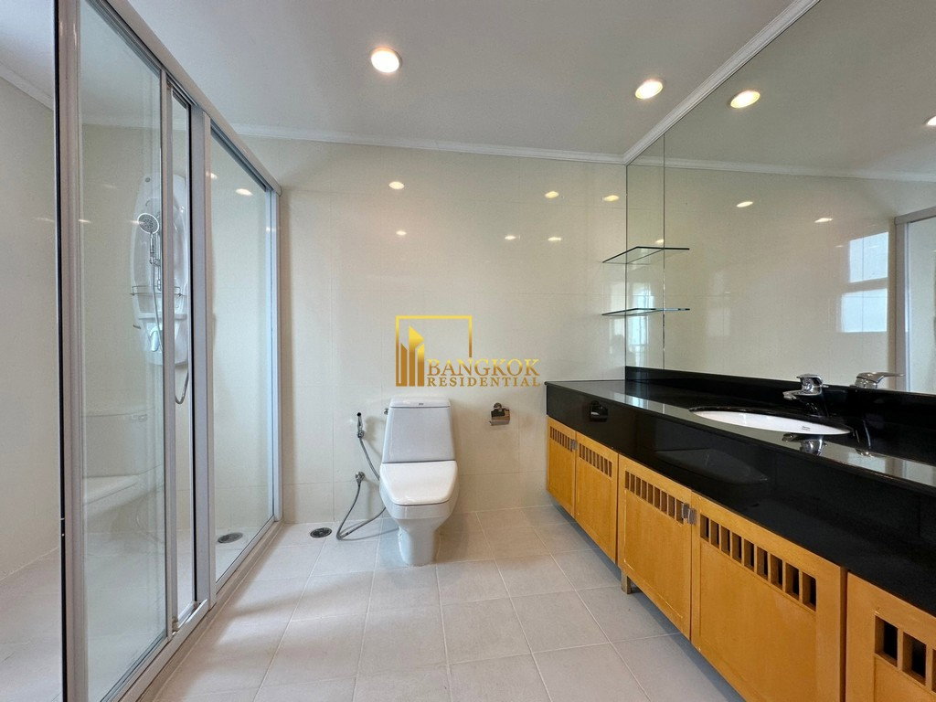 รูป Very Spacious 4 Bedroom Apartment With Private Terrace - BR0346AP - รูปที่ 28/56