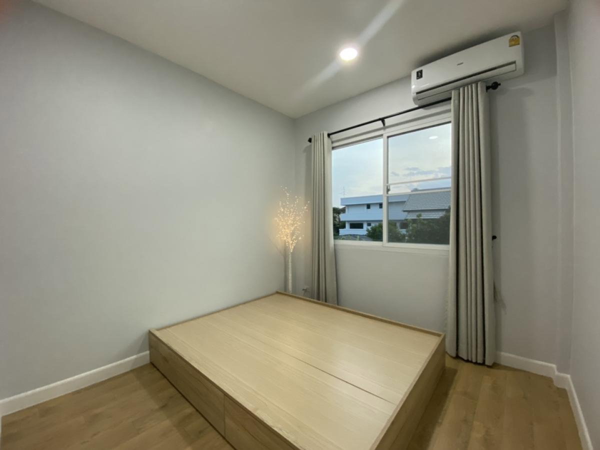 รูป 🏡✨ ให้เช่าบ้านเดี่ยว 2 ชั้น ตกแต่งใหม่ พร้อมเข้าอยู่ | รัชดาภิเษก | เดินทางสะดวก เชื่อมต่อหลายเส้นทาง 🌿 - รูปที่ 5/11