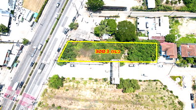 Land for sale V Market Lat Krabang : Vacant land for sale in Lat Krabang, near Suvarnabhumi Airport, Motorway, Chalerm Phra Kiat Road, and Prawet.