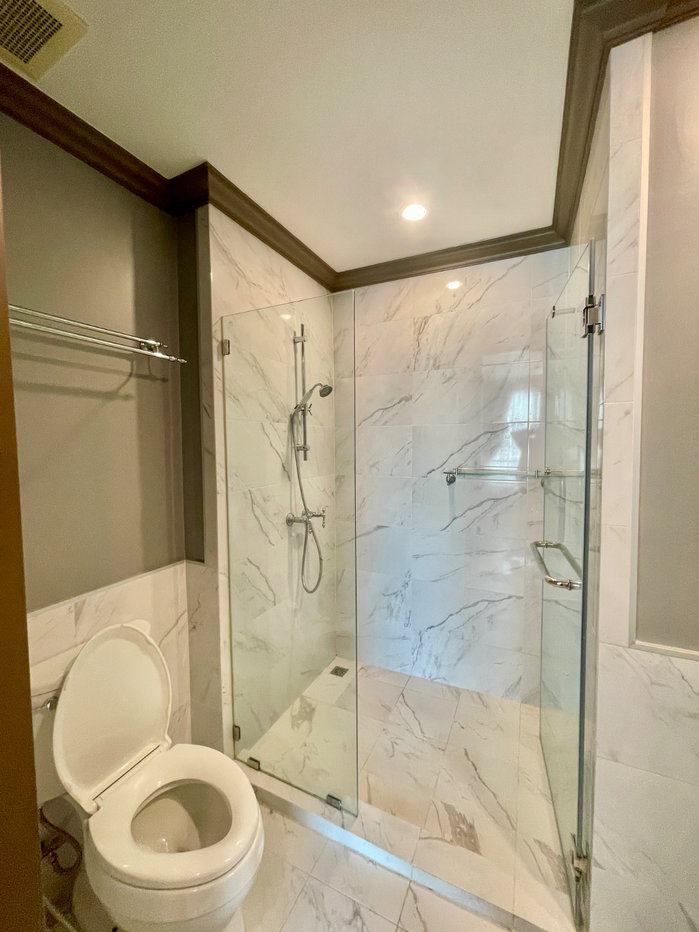 รูป Rare Find near Siam: Two Adjacent 1BR Units at The Reserve Kasemsan 3 (Option to Combine) – 7.6 MB Each - รูปที่ 15/20