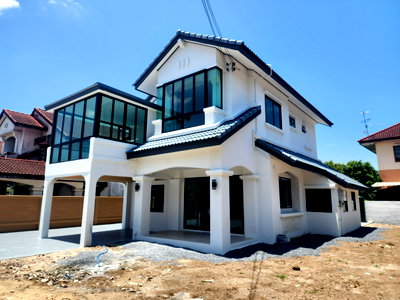 Houses for sale Nonthaburi : Chollada Bang Bua Thong, ready to move in, 106 sq.wa, 4 bedrooms, 3 bathrooms, 4 parking spaces, 2 multipurpose rooms quiet and peaceful with a lake