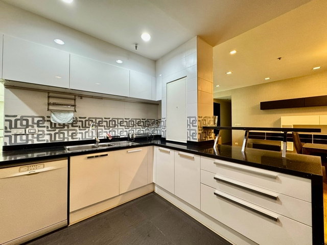 picture The Madison | Superb 2 Bedroom Condo Near BTS Phrom Phong - BR18394CD - 7/34