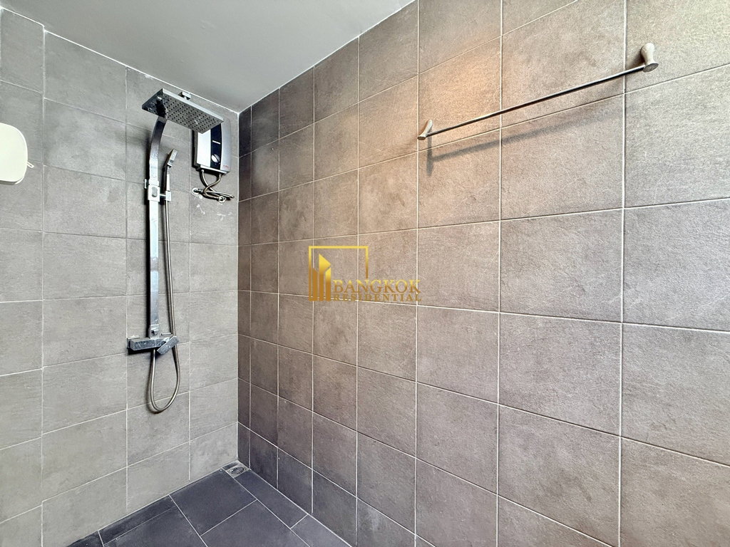รูป Stunning 5 Bedroom Townhouse For Rent in Ekkamai Area - BR8804TH - รูปที่ 19/47