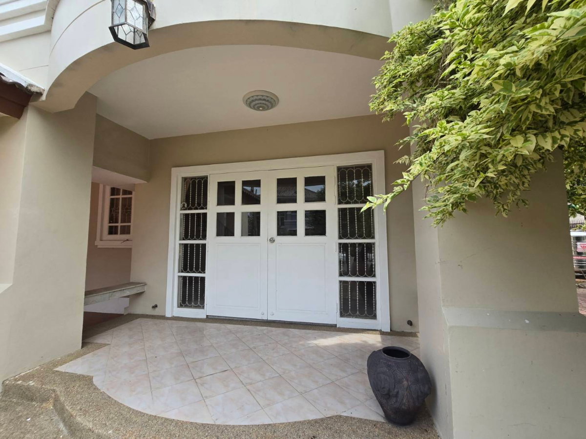 picture For rent, 2-story detached house, 102 sq m., corner plot, Srinakarin Road, Soi Sridan 22, near Makro. - 3/8