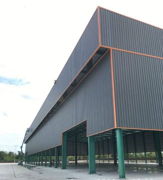 Land for sale with warehouse and buildings in Sriracha, Chonburi. High potential location.