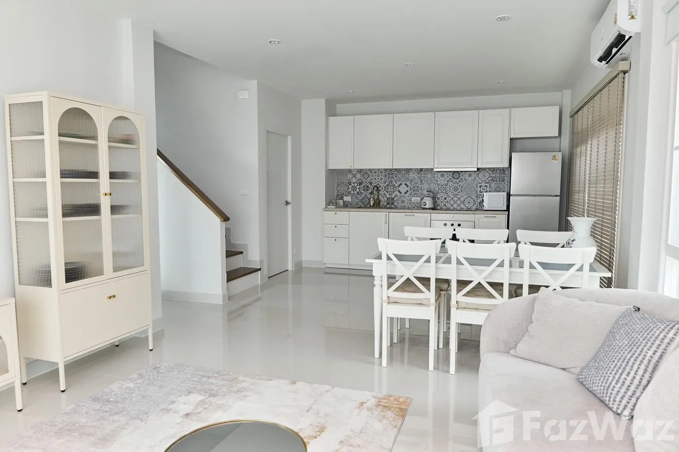 picture 4 bedrooms house 6612902 - 8/35