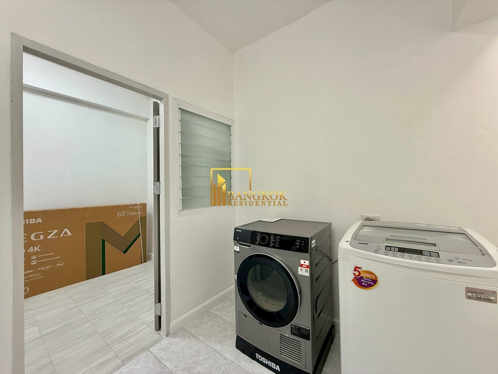 รูป Spacious 3 Bedroom Apartment For Rent in Phrom Phong Area - BR21180AP - รูปที่ 27/42