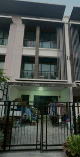 🔥ราคาต่ำกว่าประเมิน🔥 ทาวน์โฮม 3 ชั้น  BAAN KLANG MUANG NAWAMIN 42 (บ้านกลางเมือง นวมินทร์ 42) ทำเลดี เชื่อมต่อถนนสายหลักได้หลายเส้นทาง 
