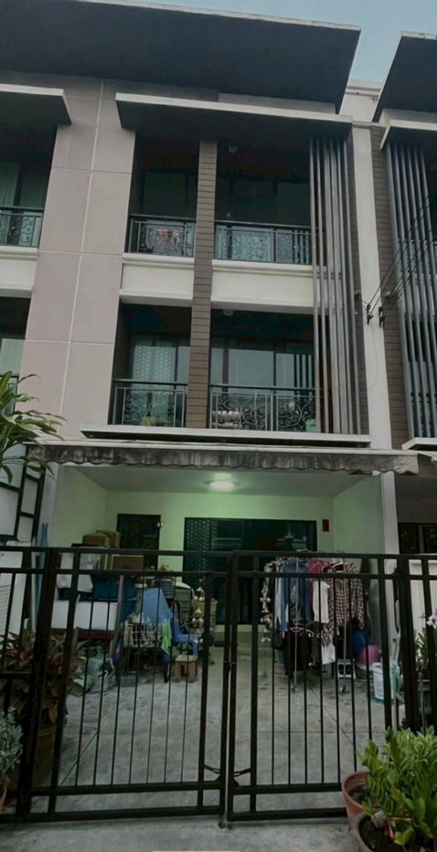 รูป 🔥ราคาต่ำกว่าประเมิน🔥 ทาวน์โฮม 3 ชั้น BAAN KLANG MUANG NAWAMIN 42 (บ้านกลางเมือง นวมินทร์ 42) ทำเลดี เชื่อมต่อถนนสายหลักได้หลายเส้นทาง - รูปที่ 1/1