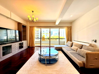 คอนโดให้เช่า : Spacious 3 Bedroom Apartment For Rent in Phrom Phong Area - BR21180AP
