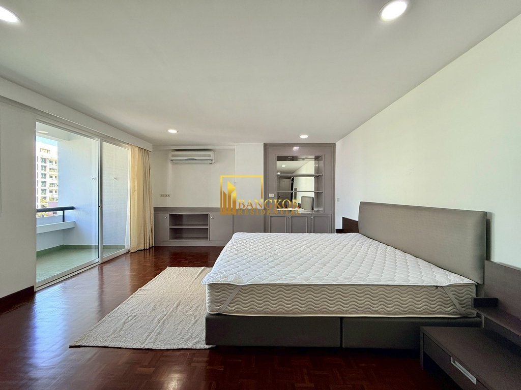 รูป Spacious 3 Bedroom Apartment For Rent in Phrom Phong Area - BR21180AP - รูปที่ 14/42