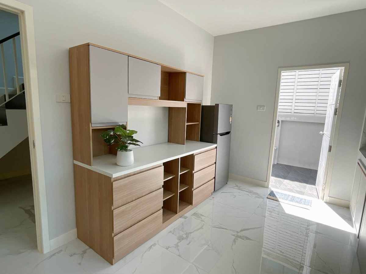 รูป ให้เช่าบ้านท่าเกวียน บ้านเดี่ยว 2 ชั้น บ้านใหม่ ใกล้รวมโชคมอลล์ บรรยากาศเงียบสงบ เป็นส่วนตัว พร้อมเฟอร์นิเจอร์ครบ RH-46 - รูปที่ 8/12