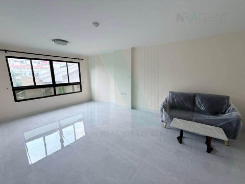 For Sell Condo LUMPINI PLACE NARATHIWAS 24 Building A, Floor 3,1 bed room, Room size 37 sqm