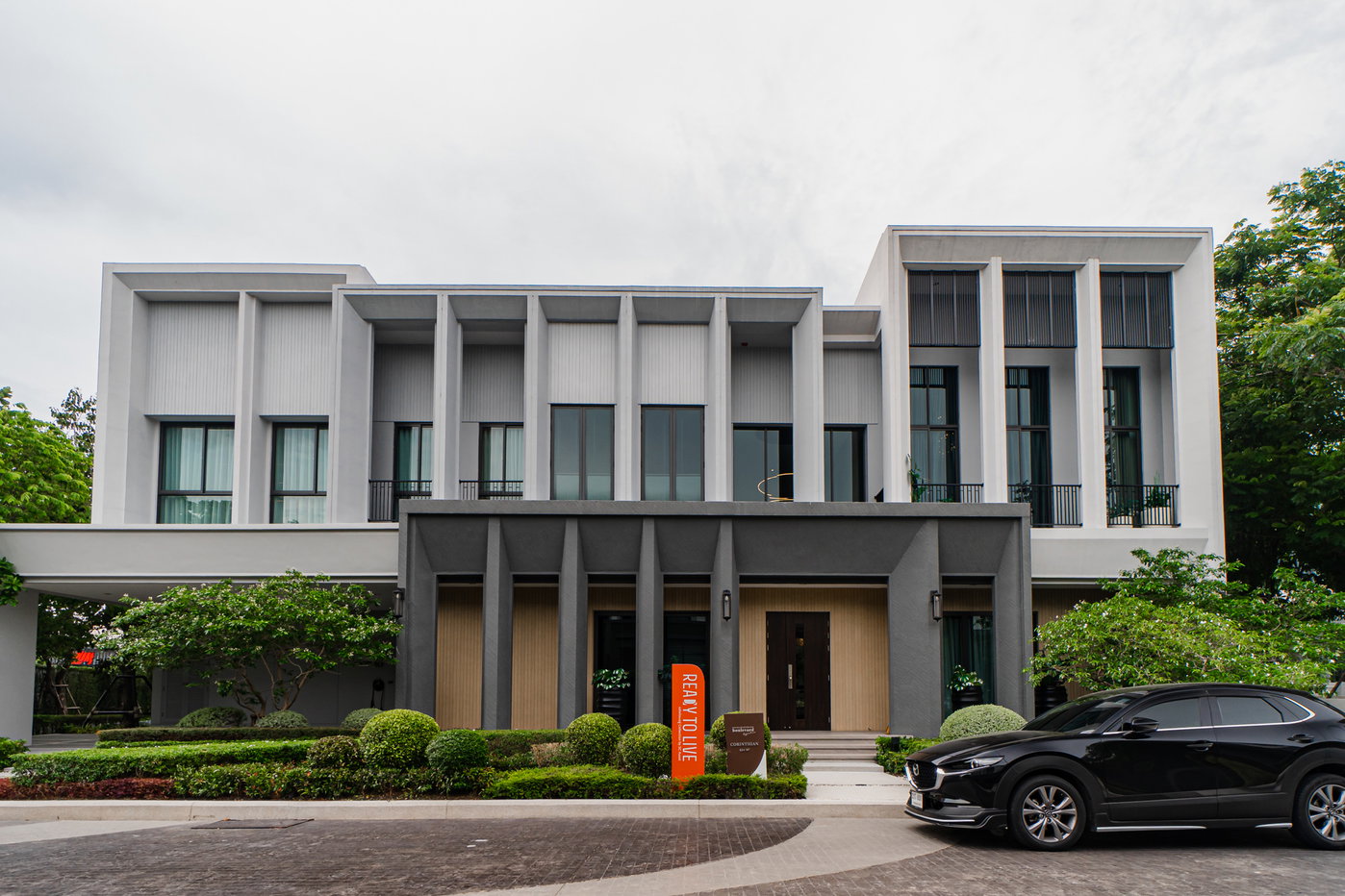 picture Bangkok Boulevard Signature Pinklao - Borom 4 bedrooms, for sale - 1/40