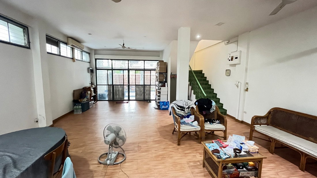 รูป Call : 063-296-5696 หมู่บ้านพรไพลิน ซอยลาดพร้าว 35/1 เขตจตุจักร ทาวน์เฮ้าส์แปลงมุม 3 ชั้น 36 ตารางวา 3 นอน 3 น้ำ เพียง 3 นาทีถึง MRT สถานีภาวนา - รูปที่ 4/14