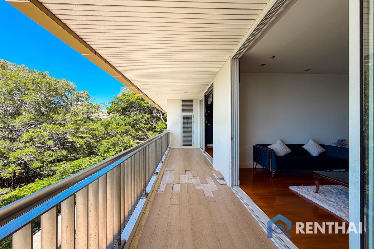 picture Beachfront Condo in Wongamat with Private Beach Access for Sale - 17/25