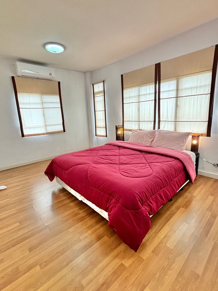 รูป ให้เช่าบ้านเดี่ยว   68 ตรว. ใกล้ซาฟารี รร.สาธิตพัฒนา จอดรถในบ้านได้ถึง 4 คัน มี 3 นอน 3 น้ำ ซอยหทัยราษฏร์39 เฟอร์นิเจอร์ครบ ใกล้แฟชั่นไอส์แลนด์ - รูปที่ 14/16