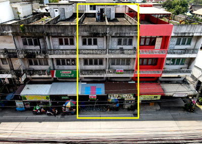 Shophouses for sale Bang Kruai Nonthaburi : Commercial building for sale, 2 booths, Bang Kruai - Sai Noi, Soi Wat Chalor, Bang Kruai, Nonthaburi.