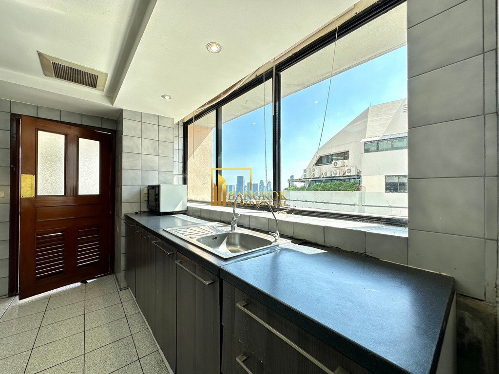 picture President Park | Expansive 3 Bedroom Condo in Phrom Phong - BR16049CD - 11/38