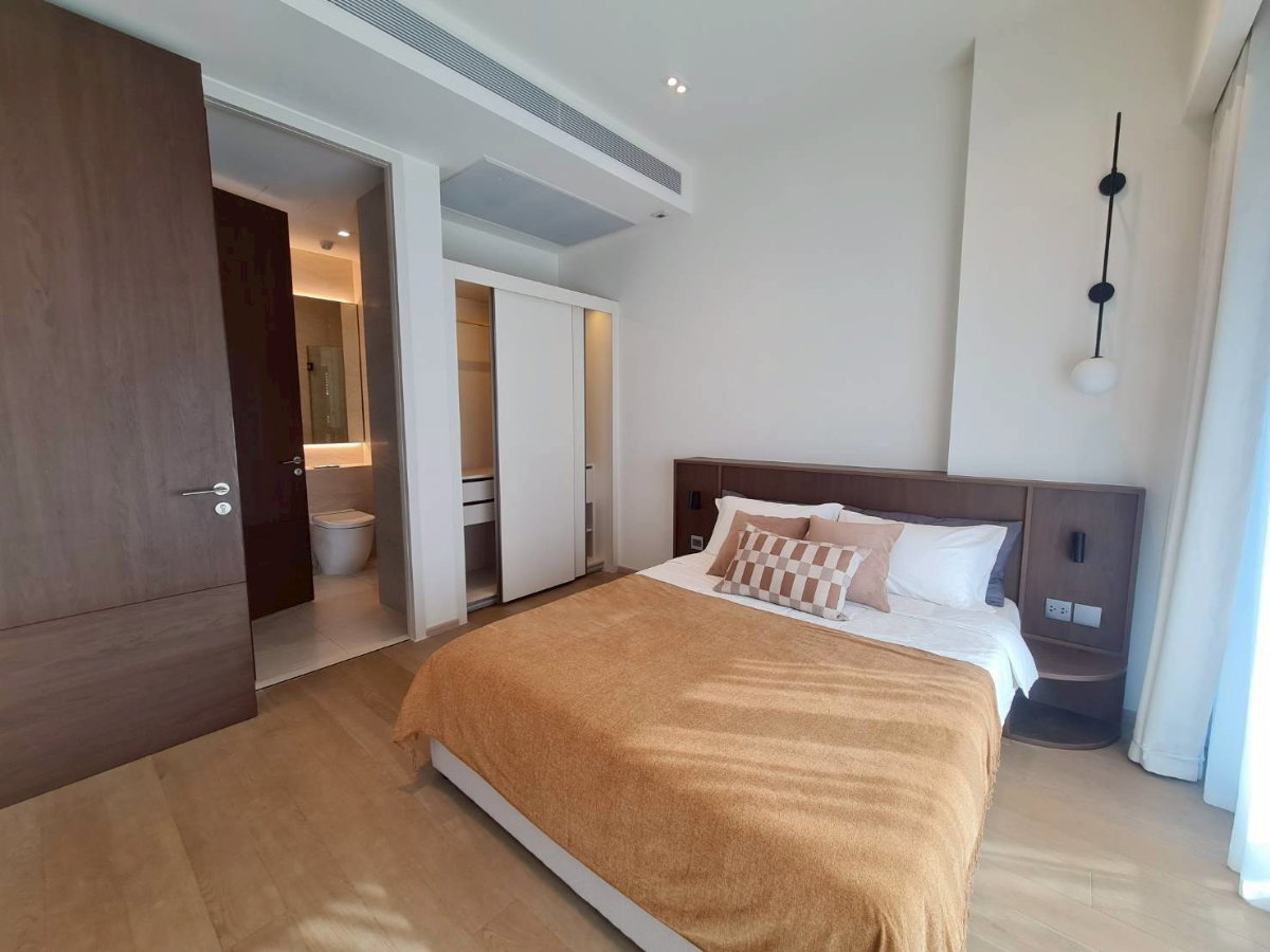 รูป The Strand Thonglor 2 Bed 2 Bath 90 sq.m. ตกแต่งครบ พร้อมเข้าอยู่ รับสิทธิประโยชน์ตามเงื่อนไขของโครงการ - รูปที่ 2/10