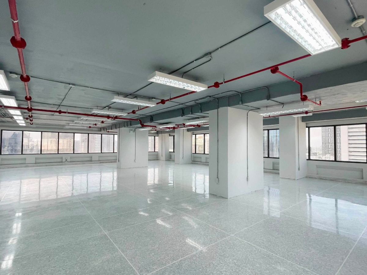picture For Rent - Office Space Near BTS Sala Daeng | 600 m from BTS - 1/4