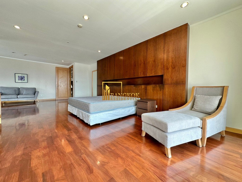 รูป Very Spacious 4 Bedroom Apartment With Private Terrace - BR0346AP - รูปที่ 33/56