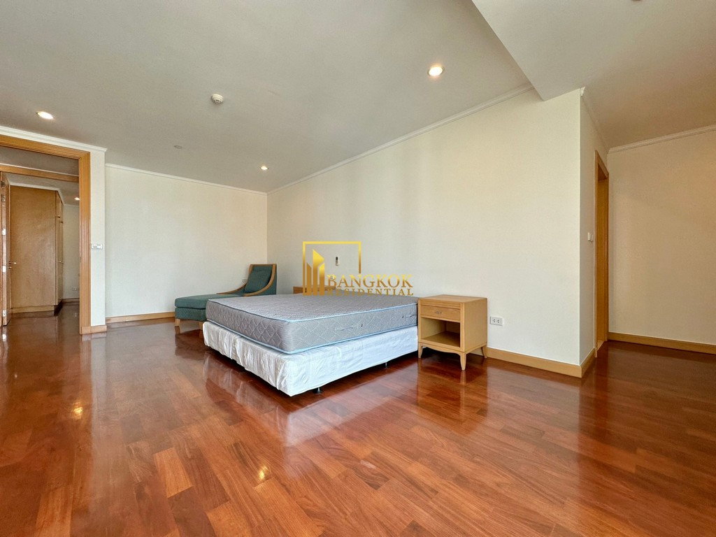 รูป Very Spacious 4 Bedroom Apartment With Private Terrace - BR0346AP - รูปที่ 20/56