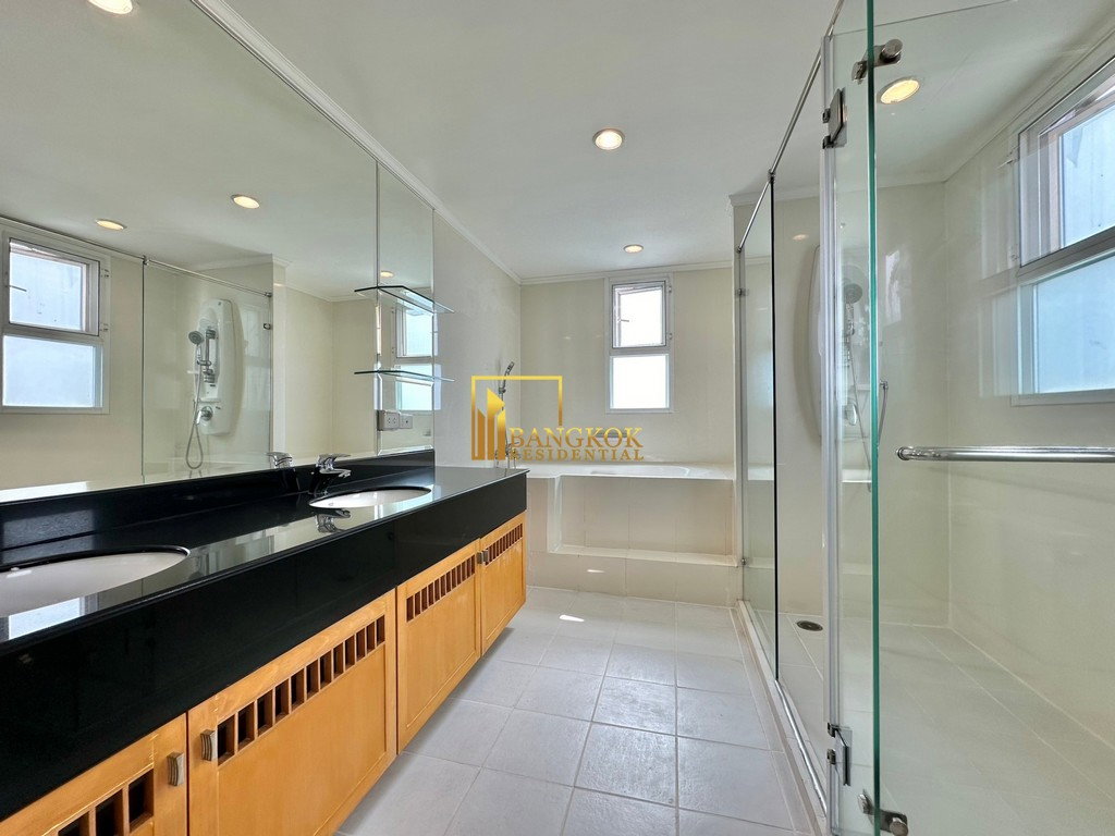 รูป Very Spacious 4 Bedroom Apartment With Private Terrace - BR0346AP - รูปที่ 38/56