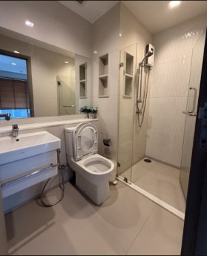 รูป Condo for RENT : Life Asoke Rama 9   𝐒𝐢𝐳𝐞 : 40 sqm.  1 Bed / 1 Bath /1 Office room / City View  𝐅𝐥𝐨𝐨𝐫 : 38  ✅Fully furnished - รูปที่ 9/9