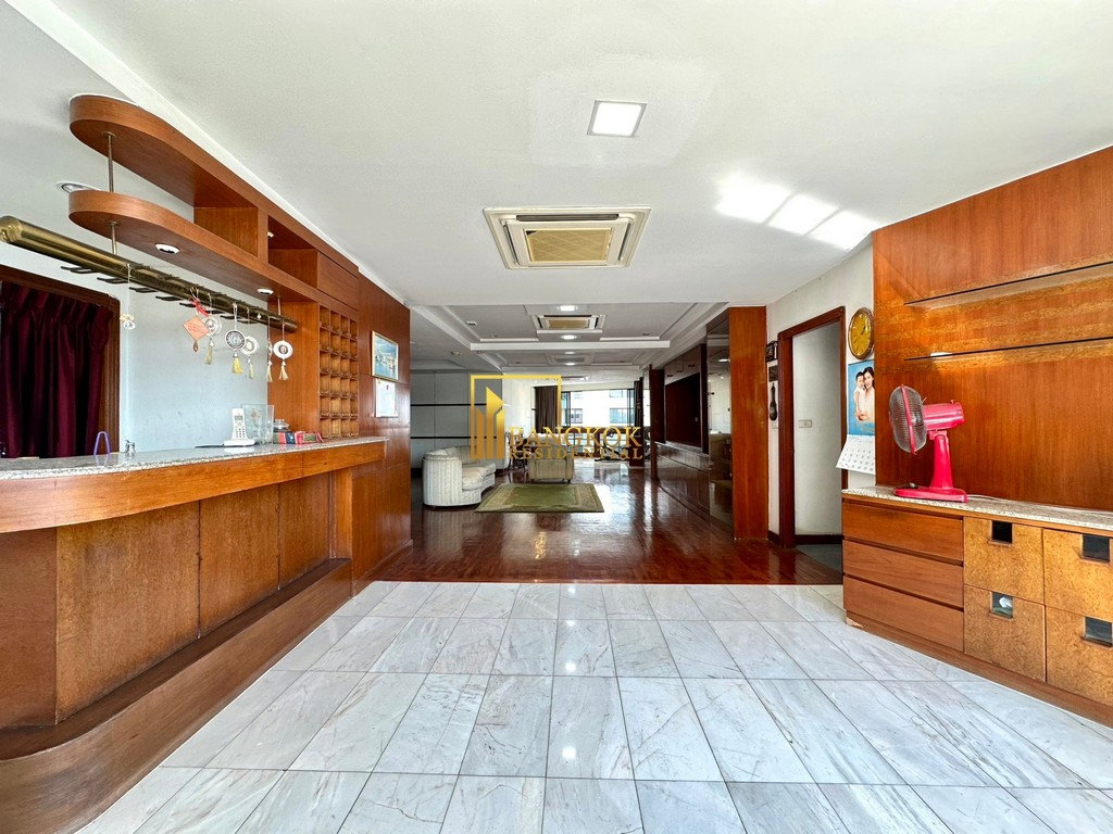 picture President Park | Expansive 3 Bedroom Condo in Phrom Phong - BR16049CD - 5/38