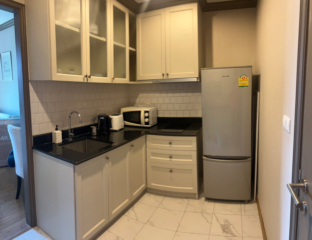 รูป Rare Find near Siam: Two Adjacent 1BR Units at The Reserve Kasemsan 3 (Option to Combine) – 7.6 MB Each - รูปที่ 6/20
