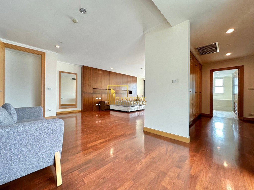 รูป Very Spacious 4 Bedroom Apartment With Private Terrace - BR0346AP - รูปที่ 31/56