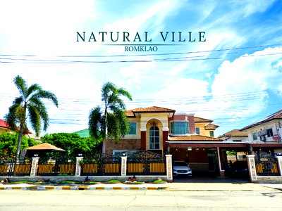 Houses for sale : Single house for sale in a tranquil, resort-like atmosphere, located on the main road of Natural Ville Romklao village. 