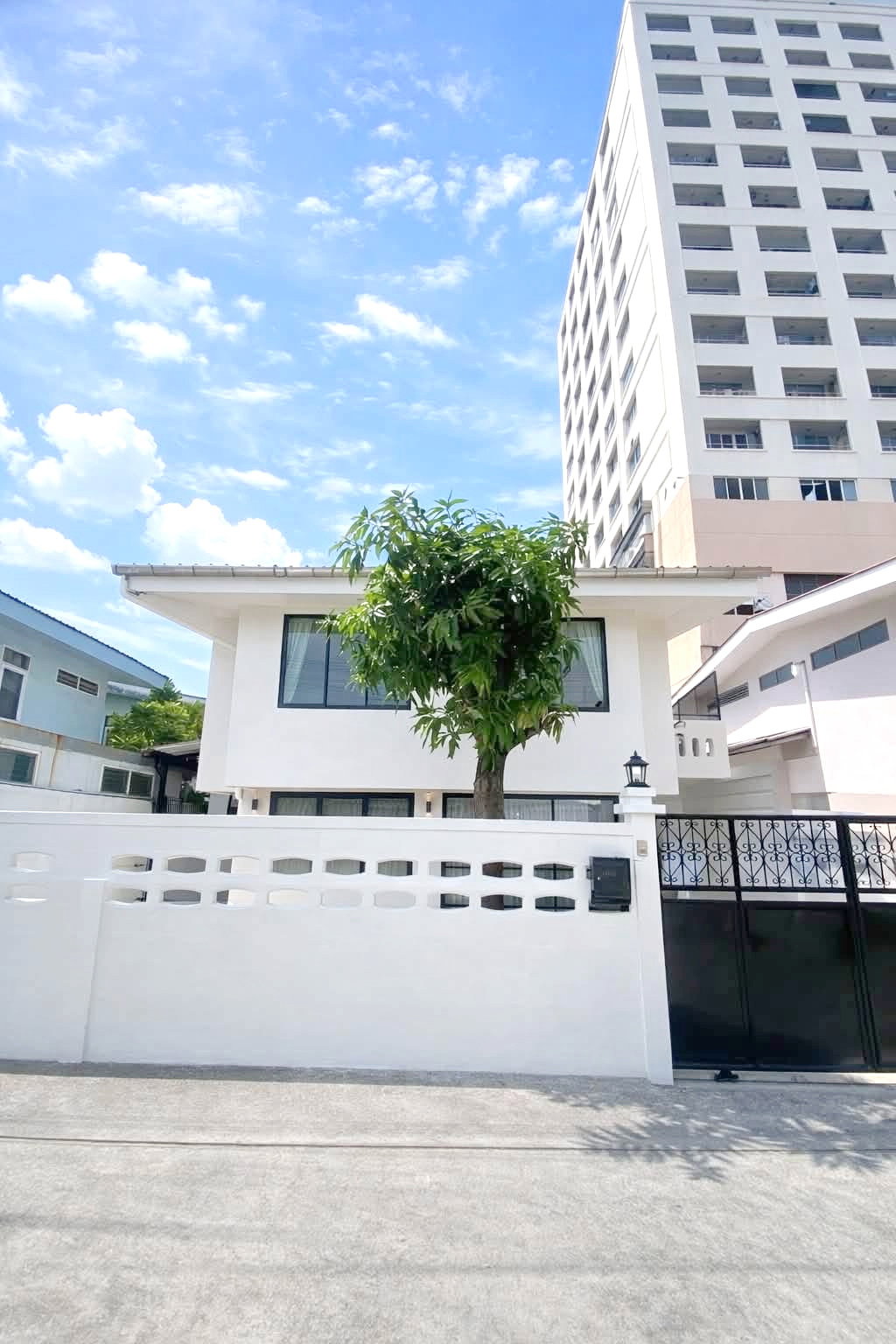🐶🐱Pet-friendly HK0677♛บ้านเดี่ยว ให้เช่า 4 ห้องนอน⚝รัชดา-สุทธิสาร♜MRT สุทธิสาร∞099-5919653,065-9423251▚Line@sureresidence