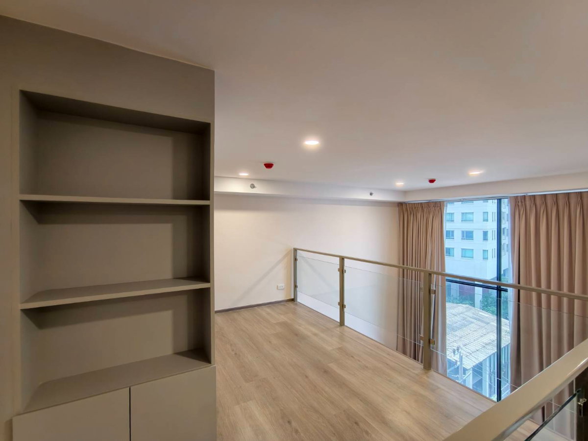 รูป ขายคอนโด Duplex 2 ห้องนอน เพดานสูง 4.2 เมตร | KnightsBridge Space สุขุมวิท–พระราม 4 ใกล้ BTS พระโขนง MK-02 line @livingbkk - รูปที่ 4/17
